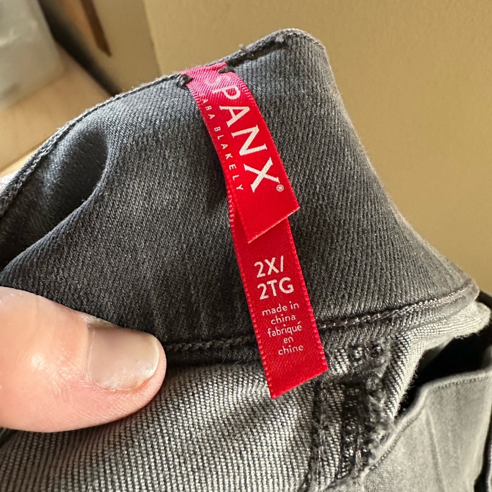 2 PR Spanx leggings.  Grey distressed and black stretch denim.